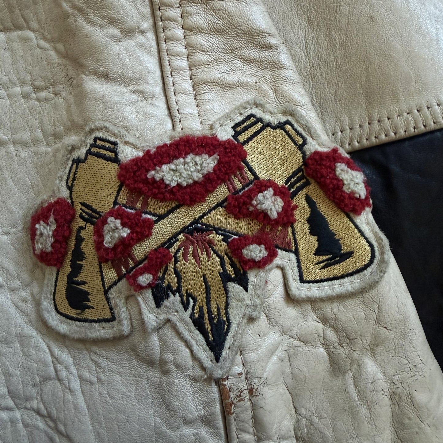 Avirex 'Sioux Chiefs' Leather Varsity Jacket - M